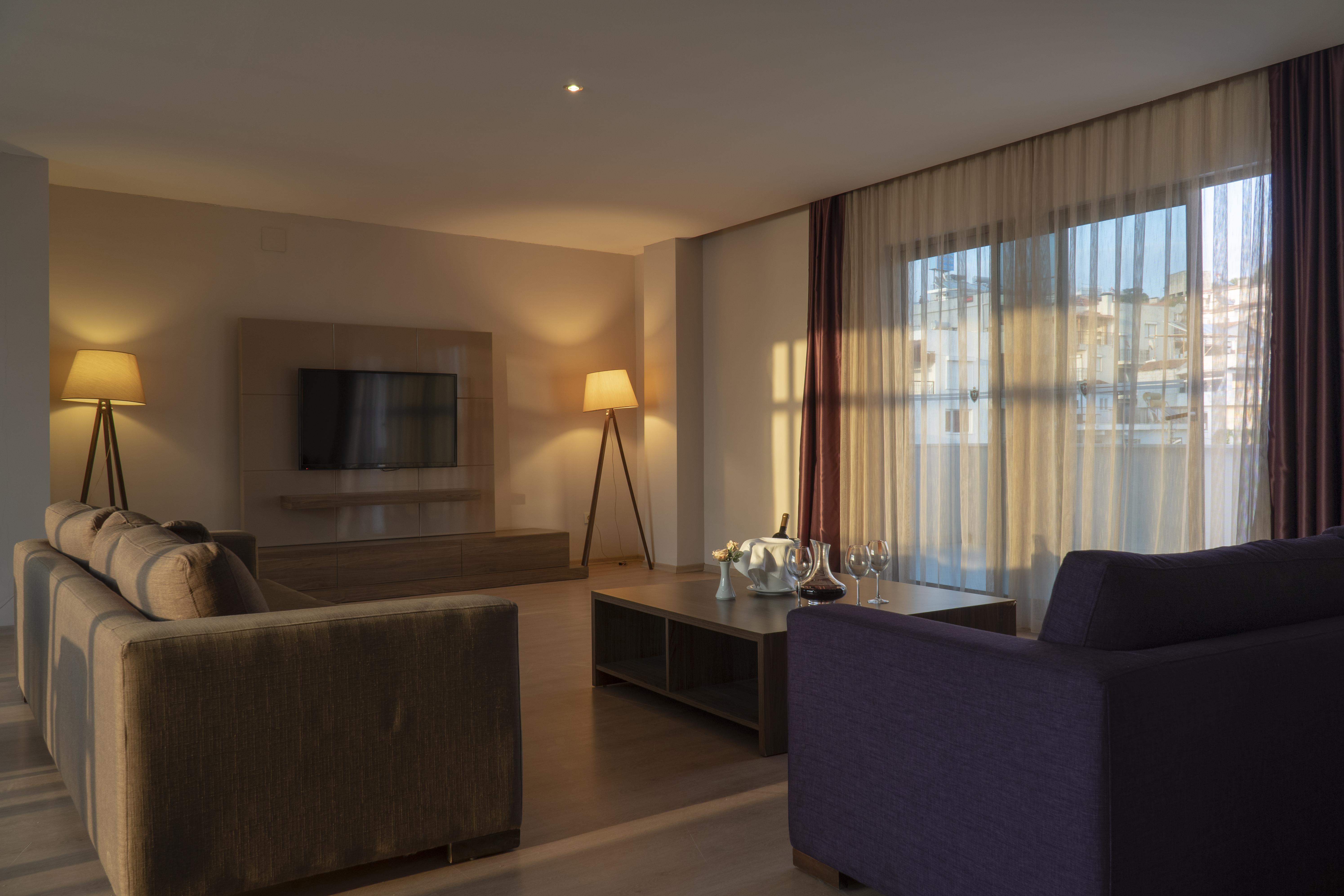 Ladies Beach Suite Hotel (Adults Only) Kusadası Esterno foto
