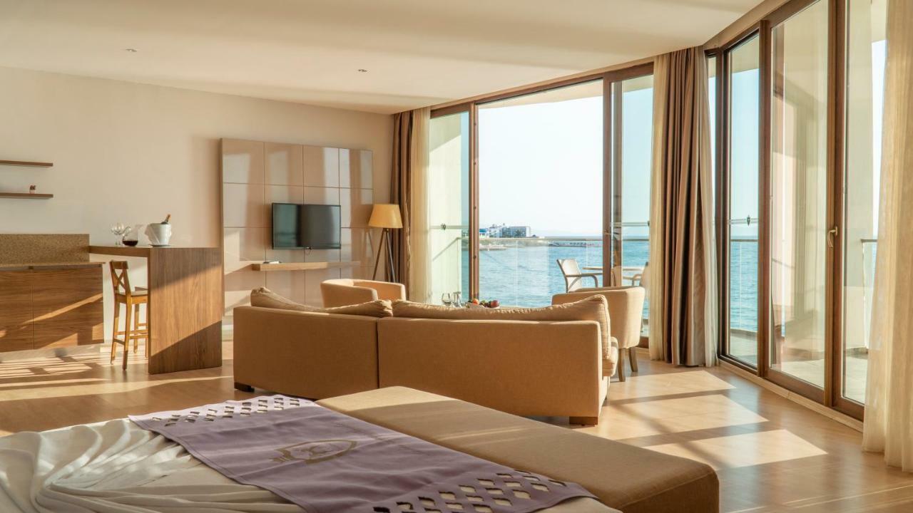 Ladies Beach Suite Hotel (Adults Only) Kusadası Esterno foto